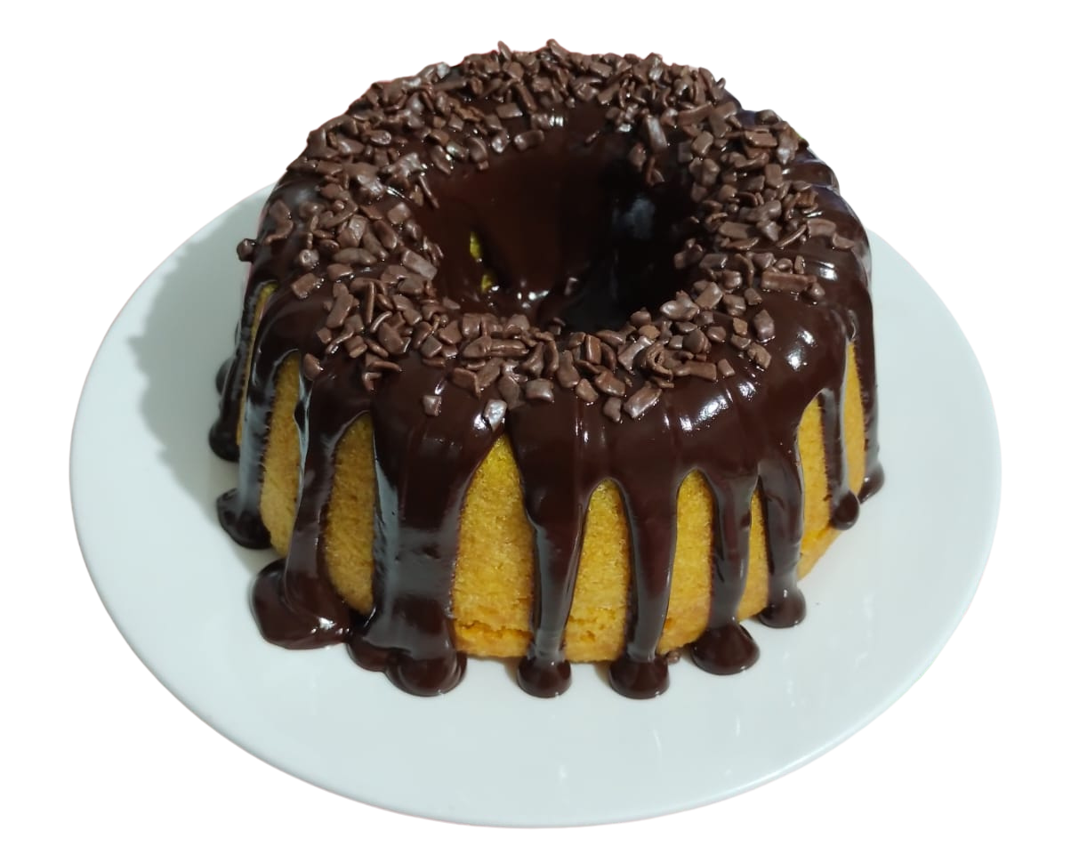 Bolo Caseiro Cenoura com Cobertura de Ganache e Granulado